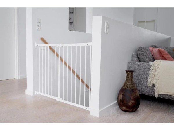17489-4_55114-2400zabrana-babydan-flexi-fit-kov-bila-67-105-5-cm-sroubovaci