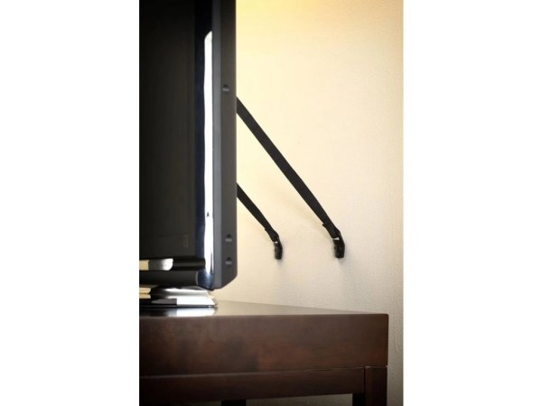 23595-2_babydan-tv-pas-proti-padu-pro-ploche-televize-safety-strap-2ks--bio