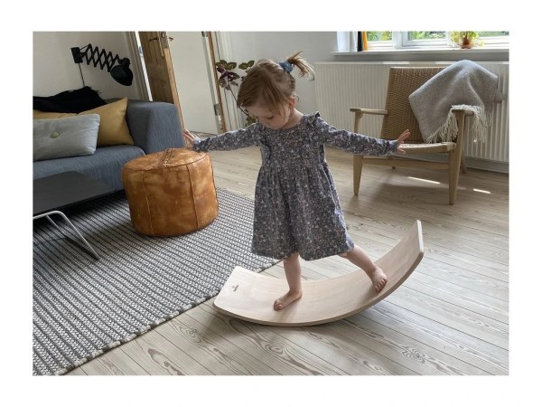 32389-2_baby-dan-drevena-balancni-deska-balance-board--fcs