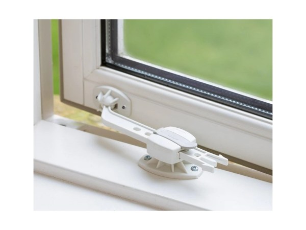 3949-3_zajisteni-okna-1ks