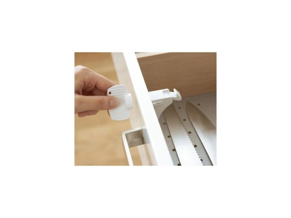 3967_magneticky-uzaver-pro-skrinky-a-zasuvky