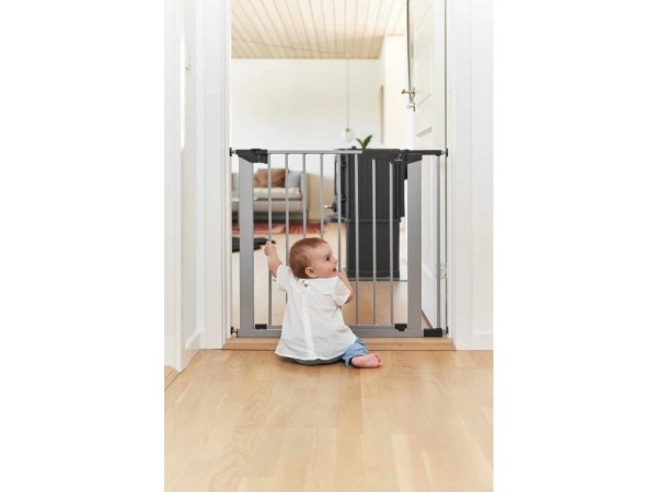 547-1_70117-babydan-asta-silver-with-1-ext-girl-grabs-gate-s
