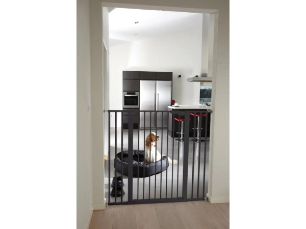 7333-4_50916-20premier-20pet-20gate-20ppg-20black-20in-20black-20kitchen-1
